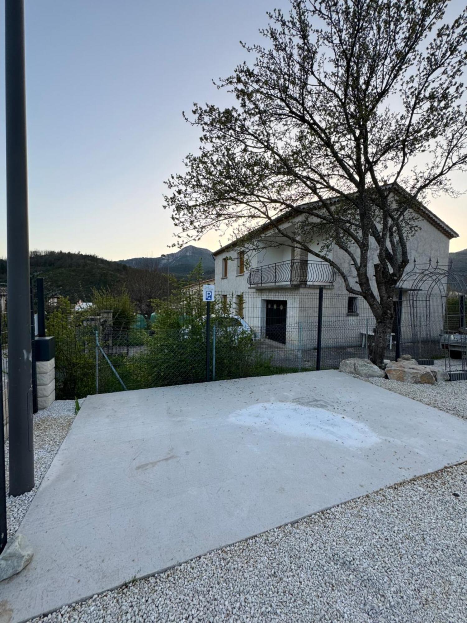 Bnb Castellane Chambre D'Hotes B&B Exterior foto