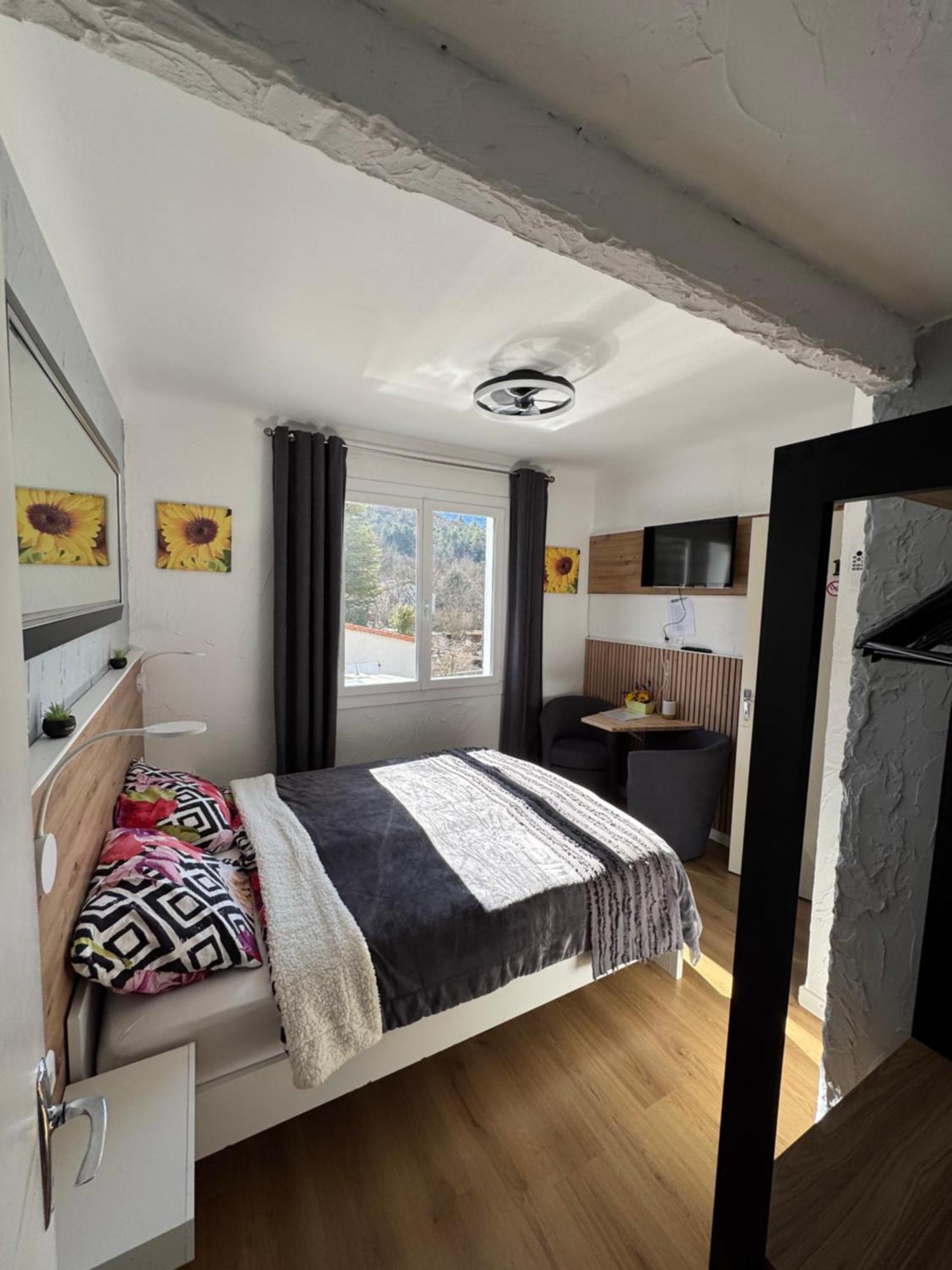 Bnb Castellane Chambre D'Hotes B&B Exterior foto